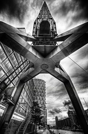Hamburg crane ©MarkusLandsmann