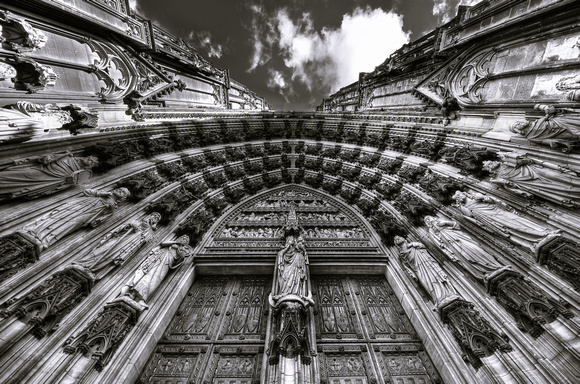 Cologne Cathedral from the ground in bw